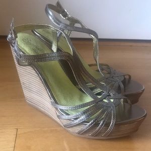 Good Condition! Seychelles Wedges